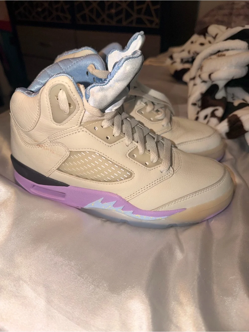Jordan Women's Sneakers Beige with Purple and Light Blue Accents